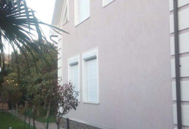 Защитные роллеты на окна в маленьком пансионате Севастополь