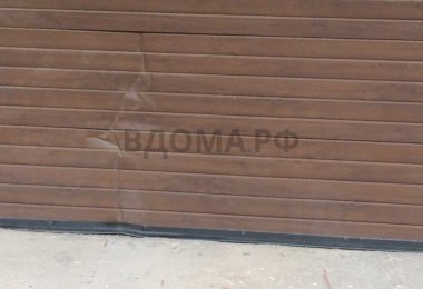 Последствия удара авто в секционные ворота