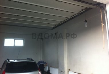 Секционные ворота на автомойке